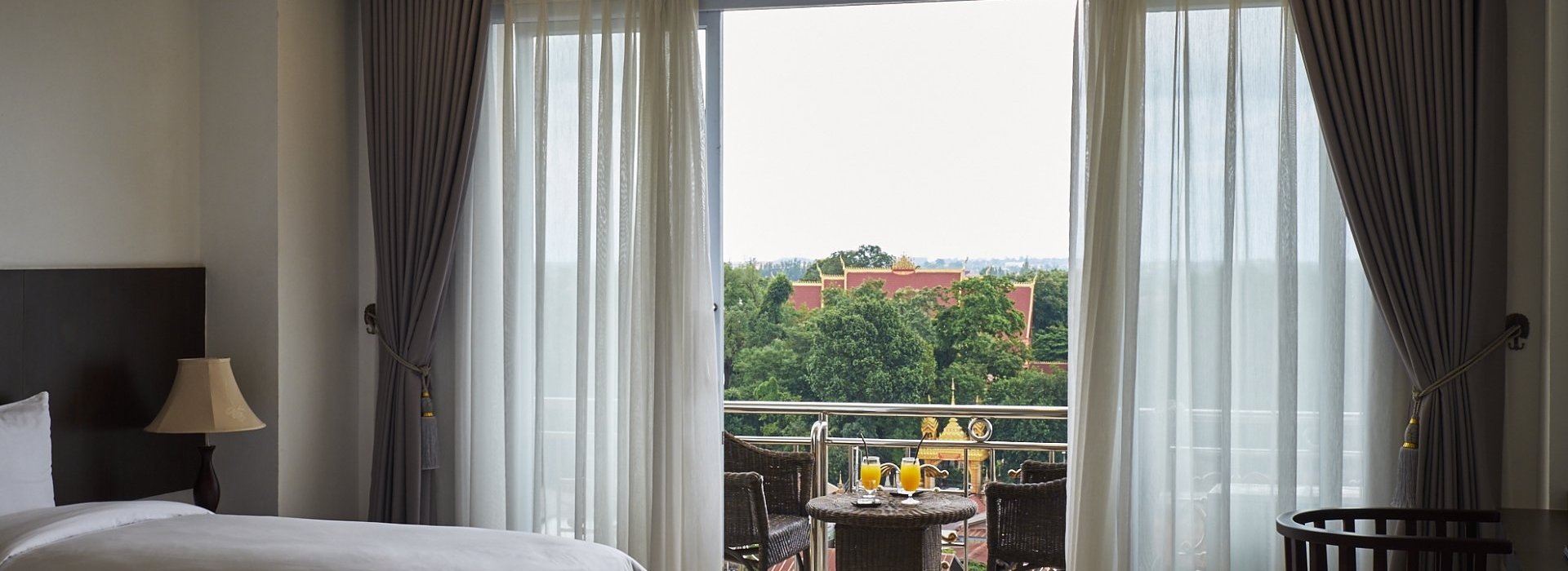 Twin room with balcony - Continental Plaza Vientiane