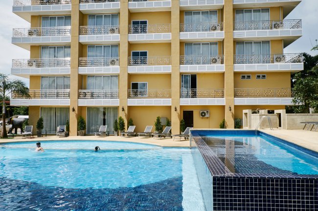 Swimming pool
